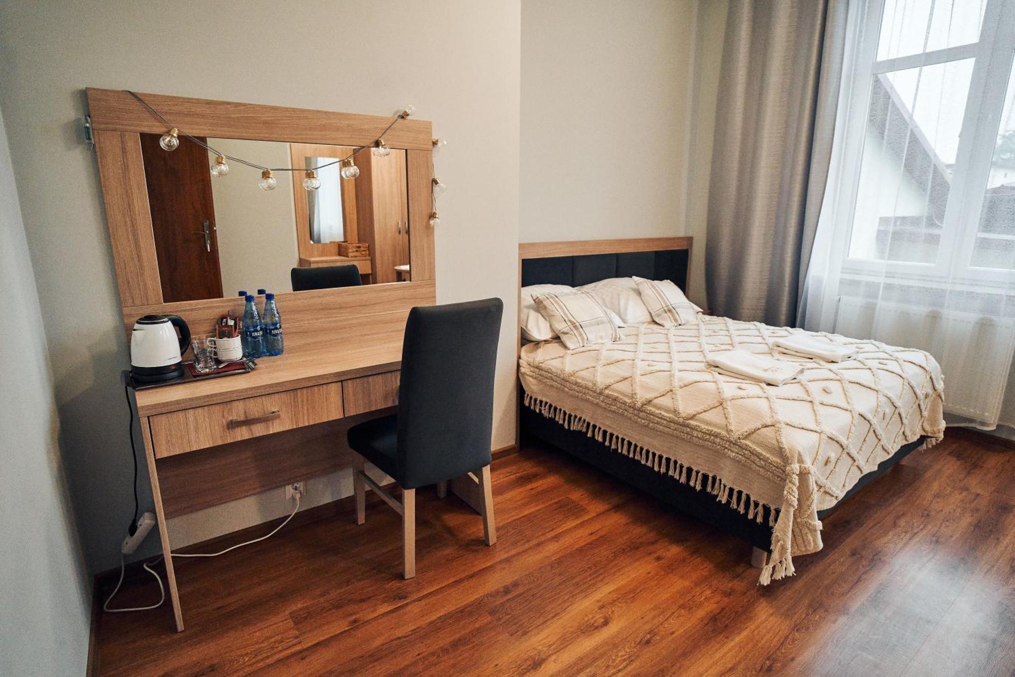 Hotel Lilia Włoszczowa Εξωτερικό φωτογραφία